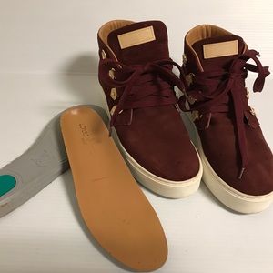 Louis Vuitton Sneaker Size 37